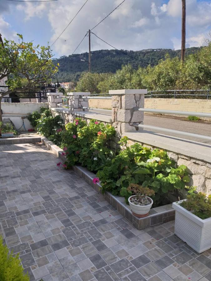Anastasia'S Garden House เอียลิซอส ภายนอก รูปภาพ